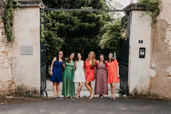 Séance photo entre amies pour un enterrement de vie de jeune fille au Domaine Mazette ! Le Château