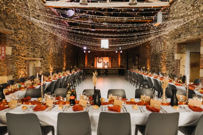 Décoration de la salle de réception du Domaine du Bois Menias