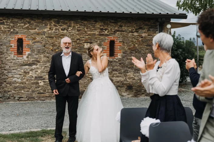 Arrivée des mariées pour leur cérémonie laique - Domaine du Bois Menias