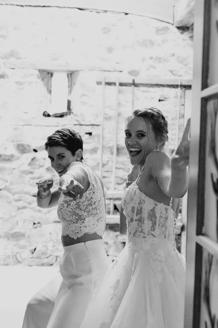 Des mariées qui s'amusent - Mariage Domaine du Bois Menias